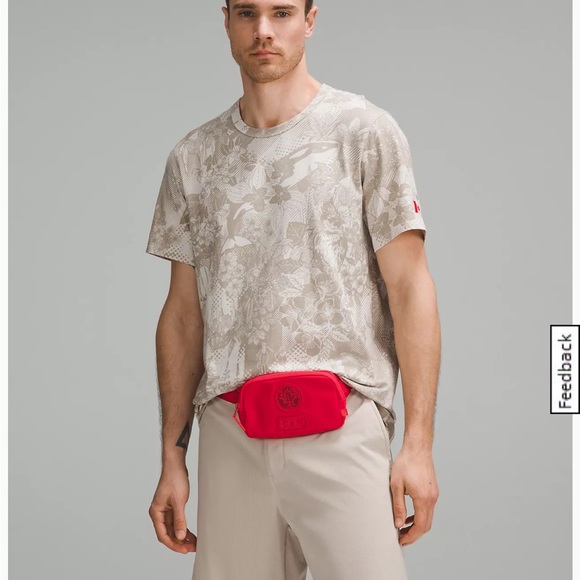 Lululemon Future Legacy Mini Belt Bag/Cross Body/ Unisex - Picture 7 of 8